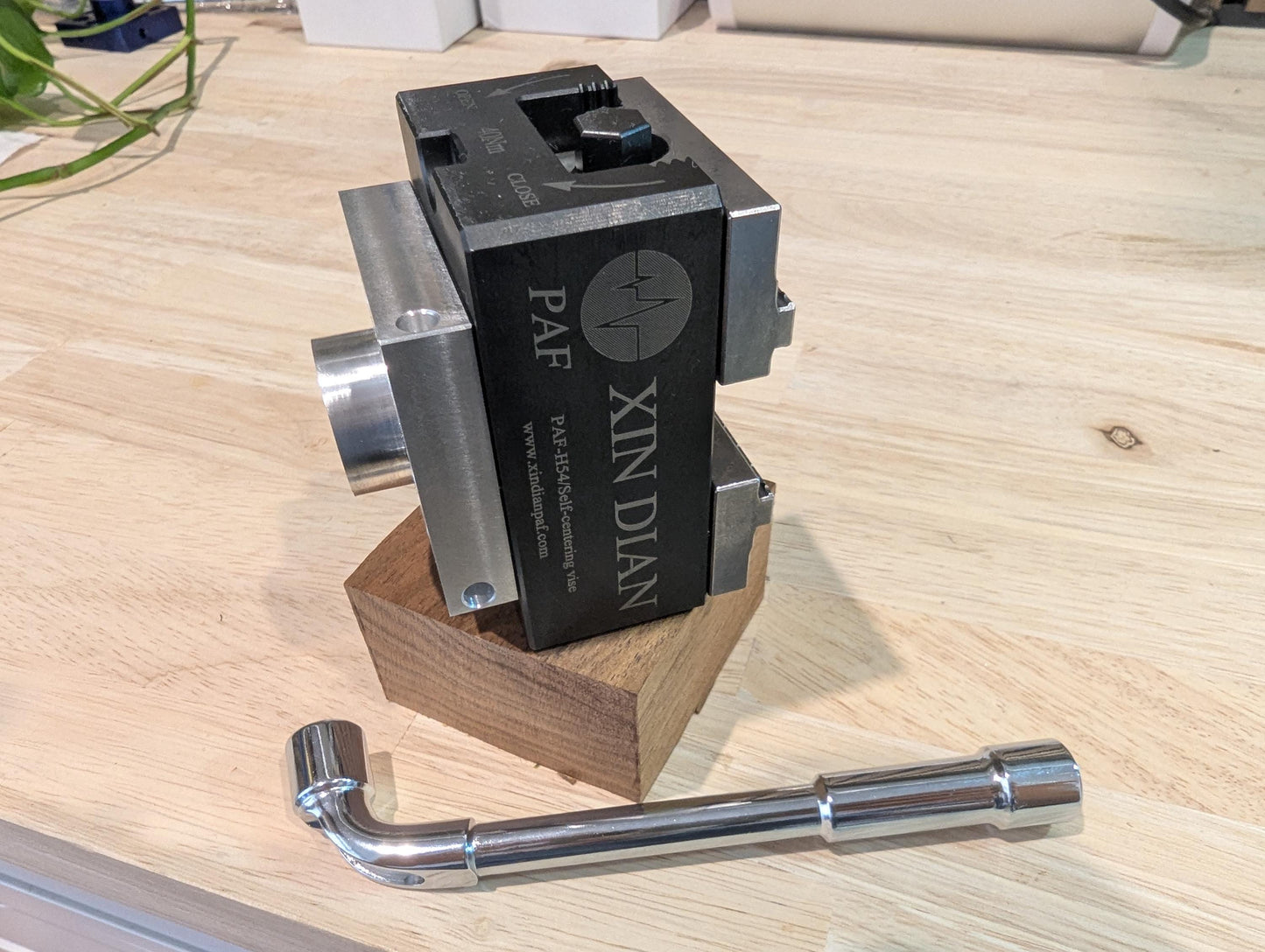 Carvera 4th Axis Vise